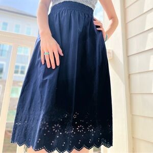 Uniqlo Eyelet Navy Skirt Elastic Waist Size 4 Preppy Minimalist Capsule